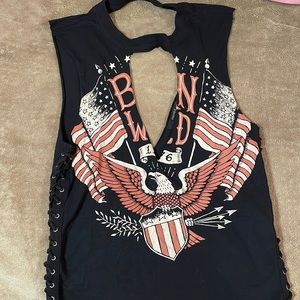 Cut off graphic tank